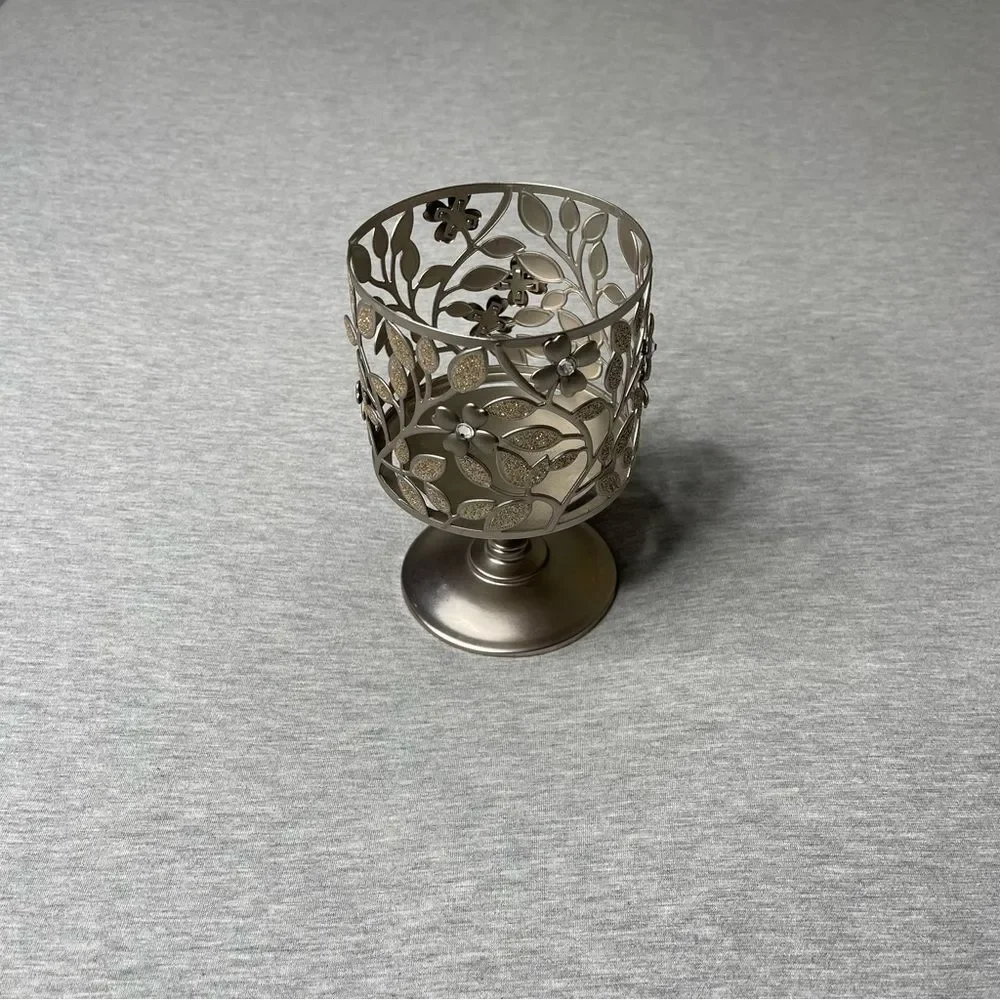 Bath & Body Works 3-Wick Silver Flower Sparkle Jeweled Pedestal Candle Holder